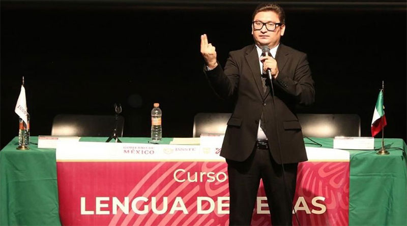 Issste trains staff in Mexican sign language