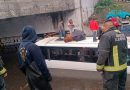 Passenger truck rescued in Tlalnepantla; stuck due to heavy rains / @TonyRodriguezMX @Gob_Tlalne >>>