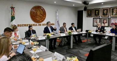 Mexican Economy Minister Ebrard Briefs Senators on TMEC Review / @m_ebrard @SE_mx >>>