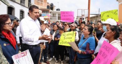 In Puebla, Alejandro Armenta promises comprehensive restoration: «The homes damaged by flooding in the Sierra Norte will be repaired.» / @armentapuebla_ @Gob_Puebla