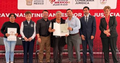 In Edomex, Daniel Serrano Palacios leads an event in Cuautitlán Izcalli offering consolidated administrative services and legal advice; traveling caravan kicks off / @daniel_ser @GobIzcalli >>>
